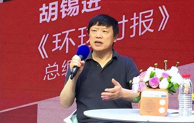 老胡有什么资格，给莫言套上“黄马褂”？