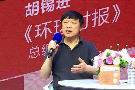 老胡有什么资格，给莫言套上“黄马褂”？