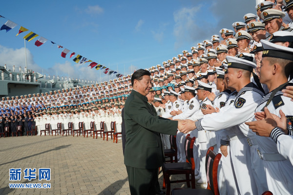 习近平出席我国第一艘国产航母交接入列仪式