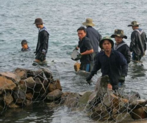 永暑礁长大了，110艘不沉的航空母舰震慑中国南海