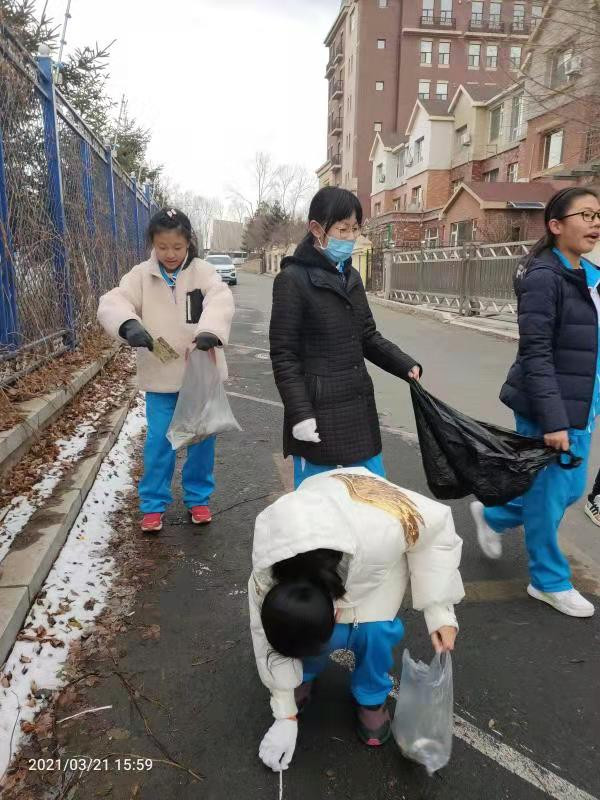 用雷锋精神塑造学生心灵的全国名校：东北师大附中