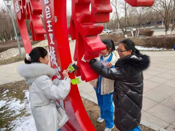 用雷锋精神塑造学生心灵的全国名校：东北师大附中