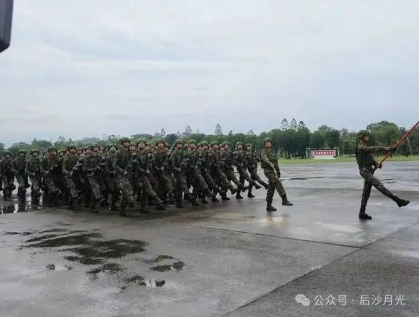 黄埔百年！从国民革命军变成草莓兵