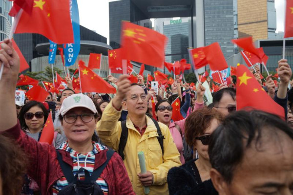 撕裂的香港：丈夫是香港警察 妻子是示威者