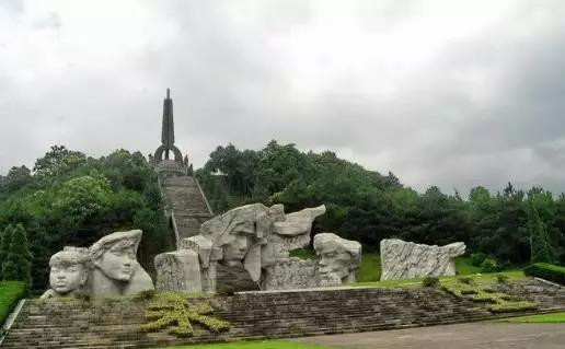 习总书记在山东代表团点赞的《血战湘江》，讲述了怎样的故事？