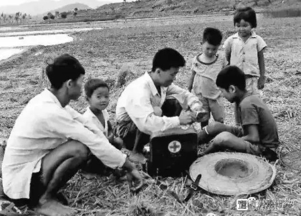 女知青回忆：我在兵团当赤脚医生的日子